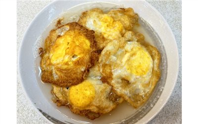 金雞抱蛋