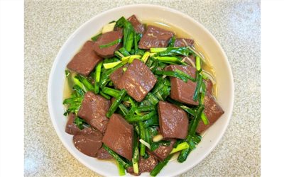 鴨血炒韭菜